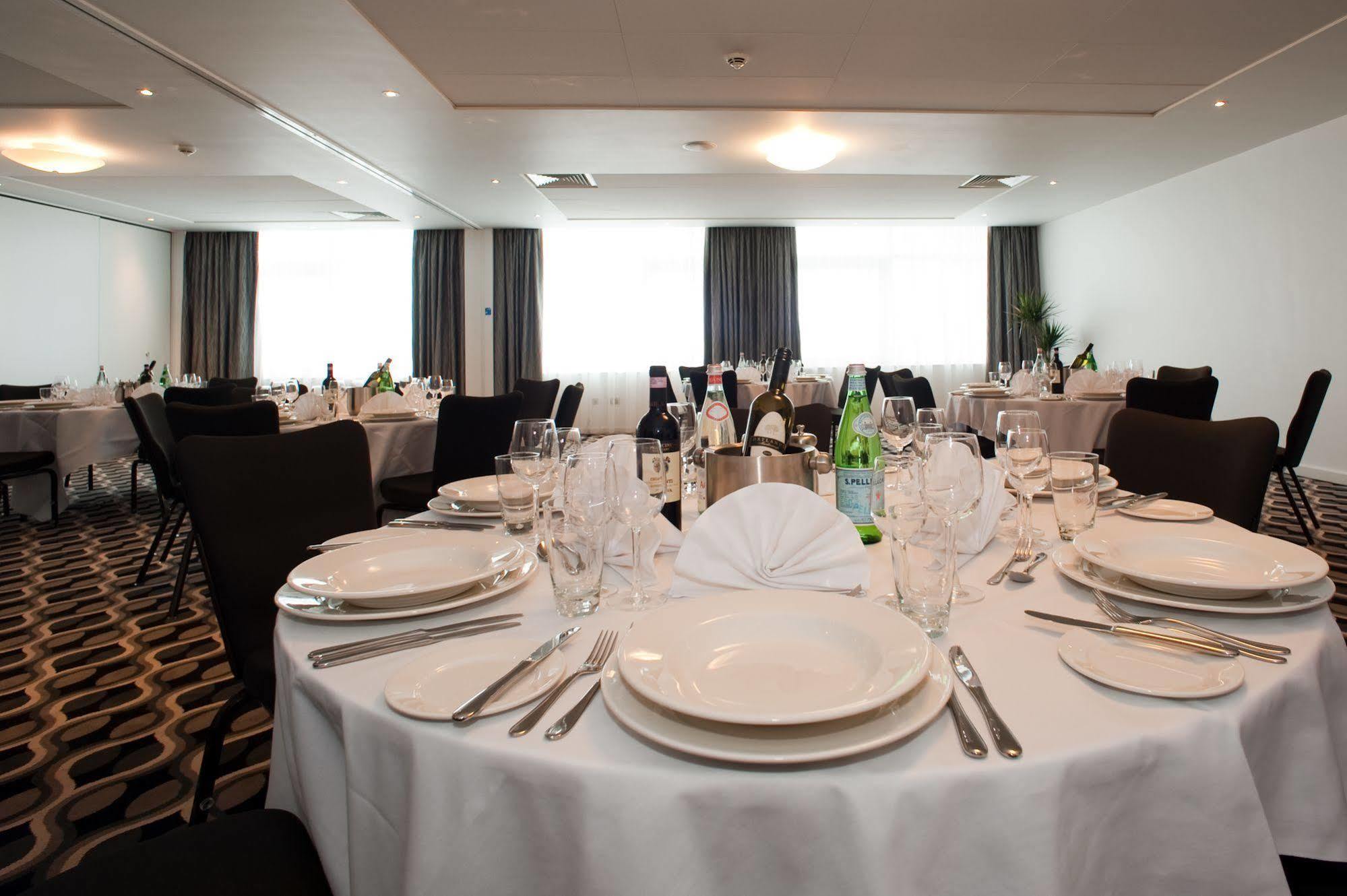 Holiday Inn Derby Riverlights By Ihg Restoran gambar